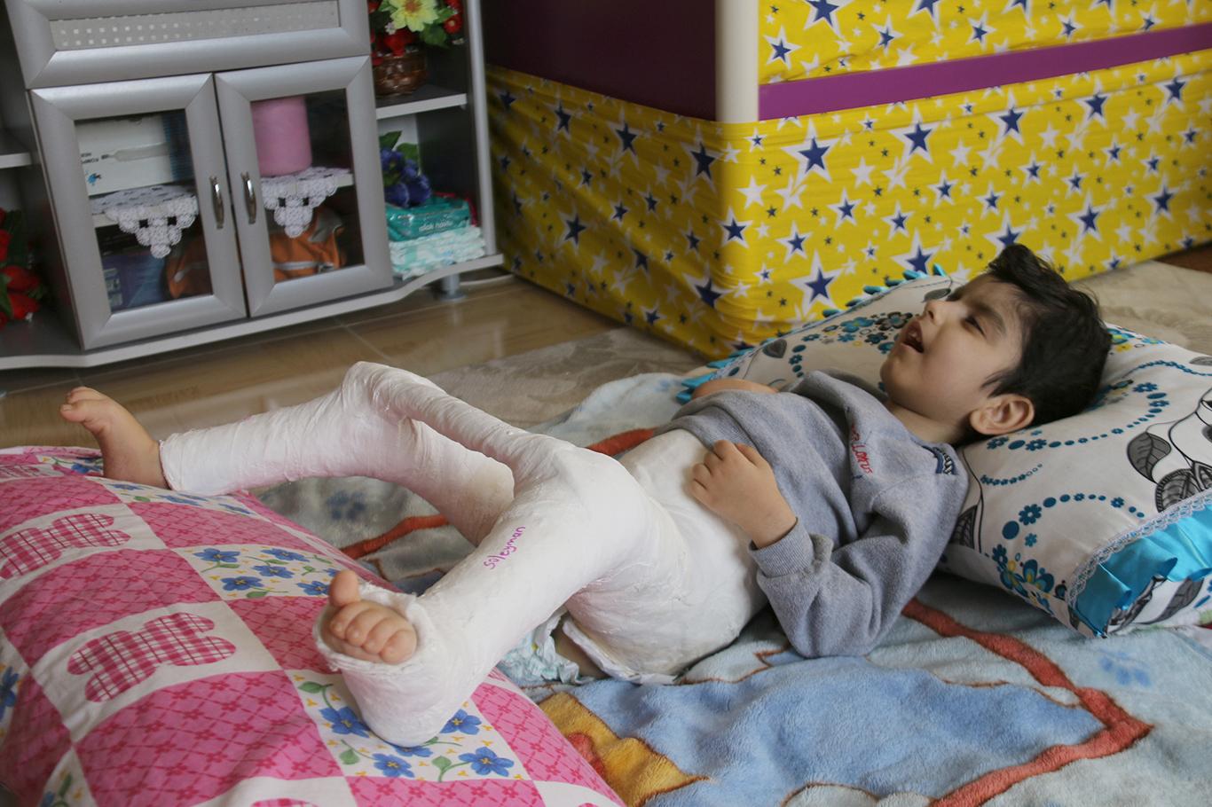 Engelli çocuğa hastanede insanlık dışı muamele iddiası